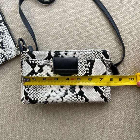 Enzo Angiolini Dyana Faux Snake Print Cross Body Bag with wallet - Picture 10 of 10